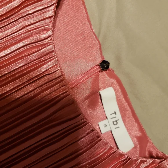 Tibi Pleated Raw Hem Crop Top Blouse - Picture 4 of 5